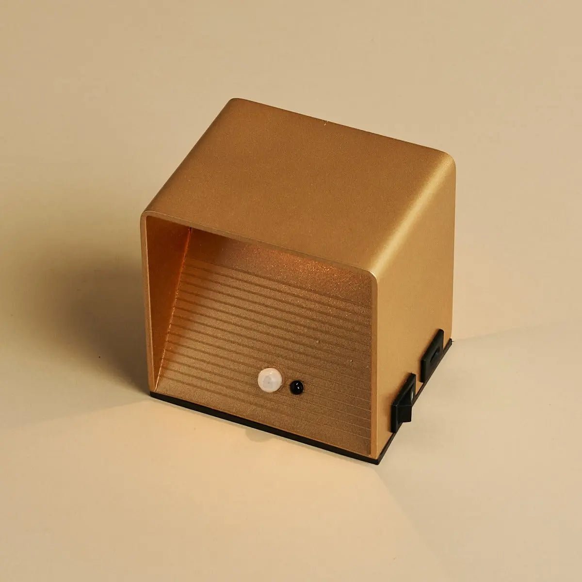 Tess Gold Rechargeable Wall Lamp