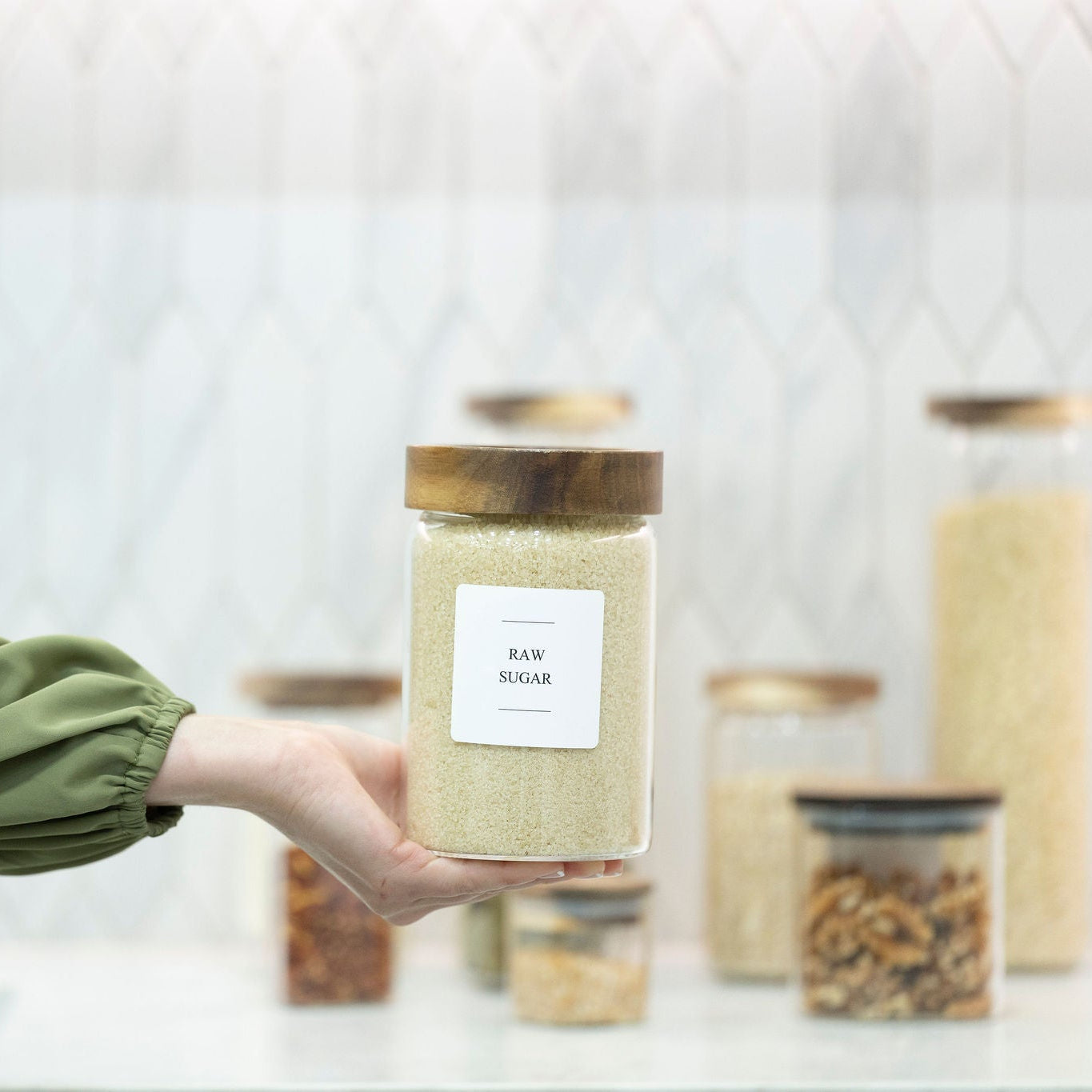 Acacia Screw On Glass Jar – 5 Sizes