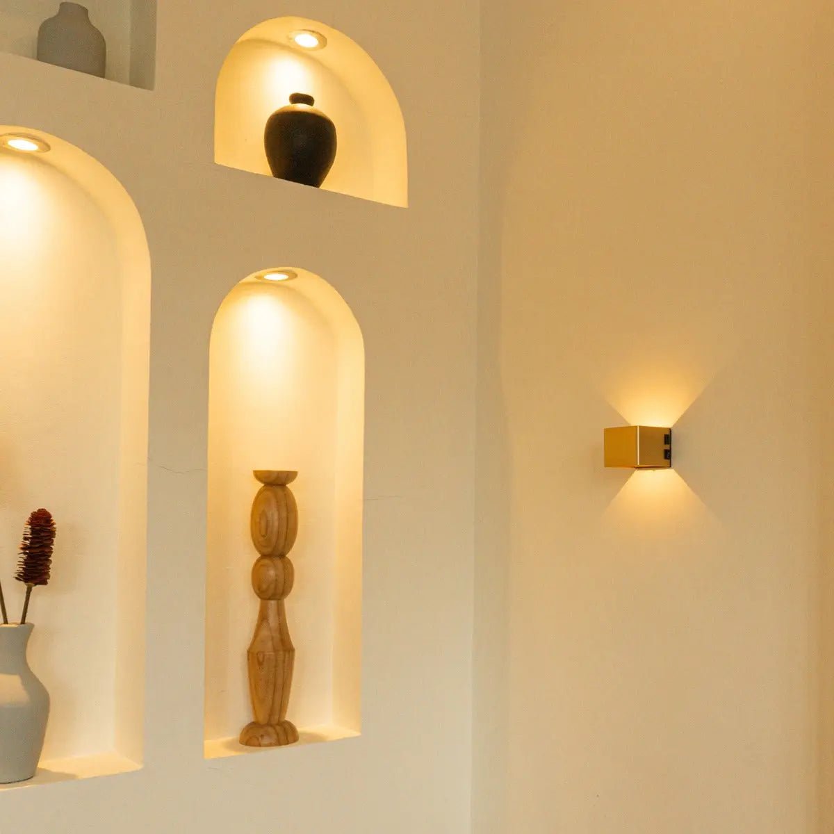 Tess Gold Rechargeable Wall Lamp