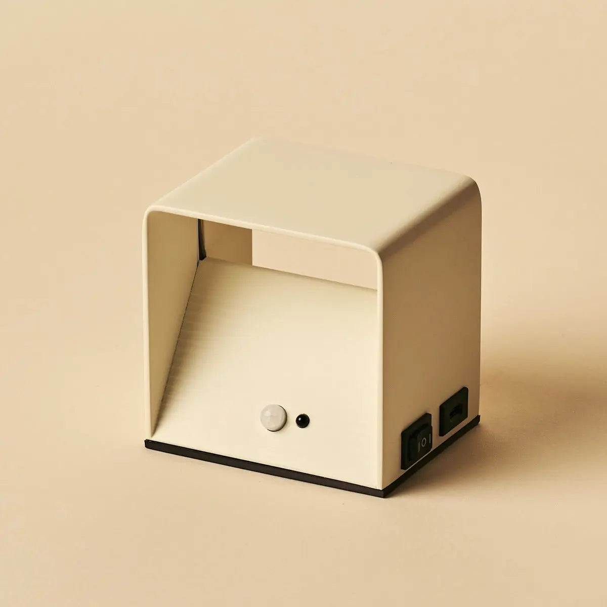 Tess Vanilla Rechargeable Wall Lamp