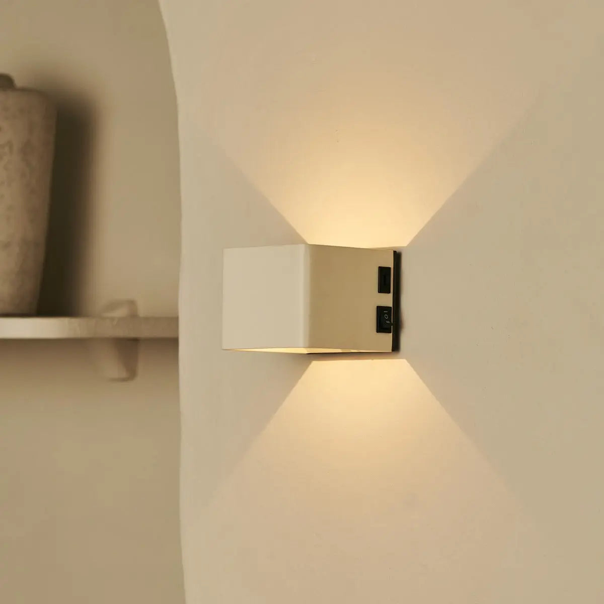 Tess Vanilla Rechargeable Wall Lamp